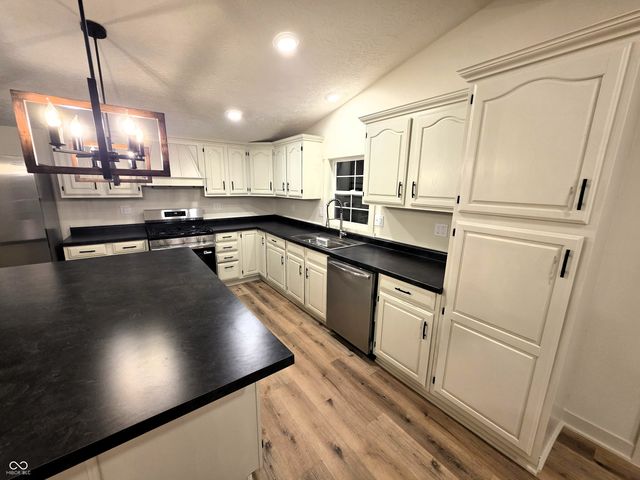 6298 S 200 W, Trafalgar, IN 46181