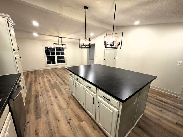 6298 S 200 W, Trafalgar, IN 46181