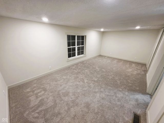 6298 S 200 W, Trafalgar, IN 46181