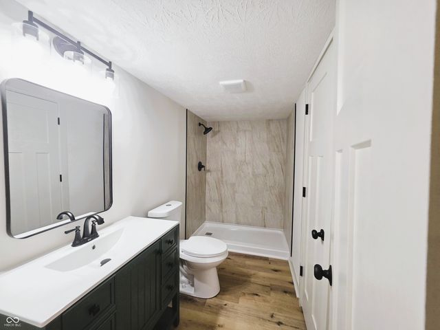 6298 S 200 W, Trafalgar, IN 46181