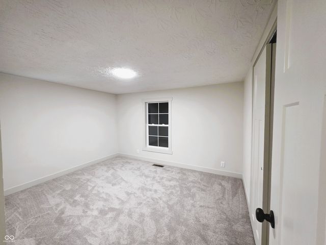 6298 S 200 W, Trafalgar, IN 46181