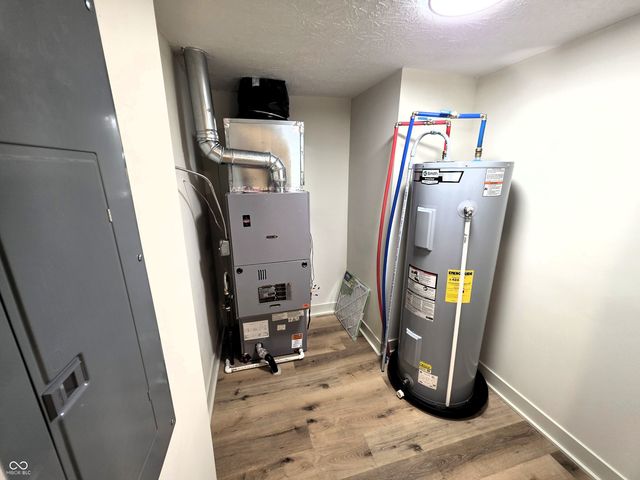 6298 S 200 W, Trafalgar, IN 46181