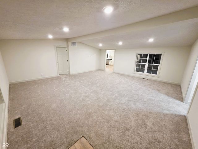6298 S 200 W, Trafalgar, IN 46181