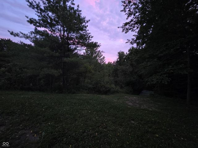 6298 S 200 W, Trafalgar, IN 46181
