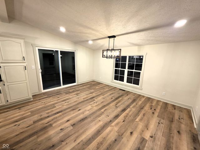 6298 S 200 W, Trafalgar, IN 46181