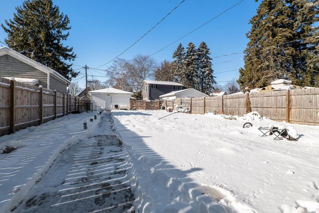 2016 N 9th STREET, Sheboygan, WI 53081