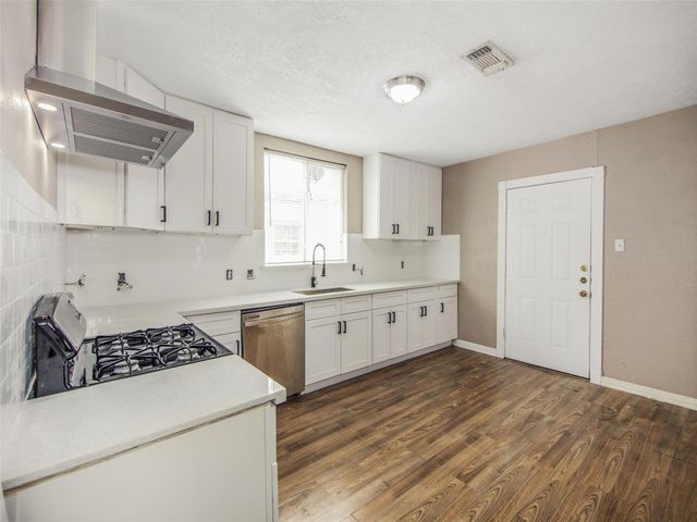 5108 Clay Street, Houston, TX 77023