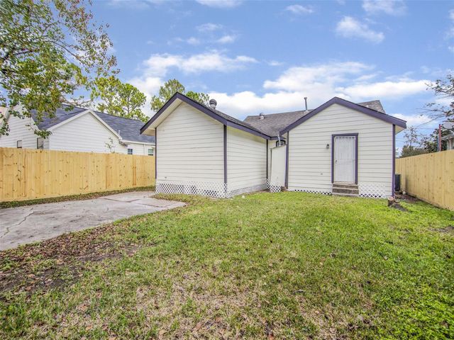 5108 Clay Street, Houston, TX 77023