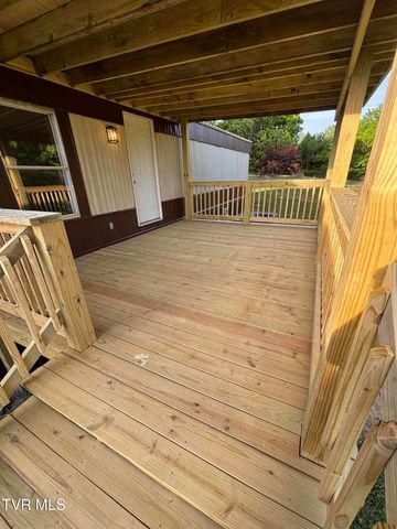 140 Midway Circle, Midway, TN 37809
