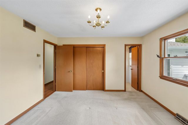 2818 Eisenhower Avenue, Ames, IA 50010