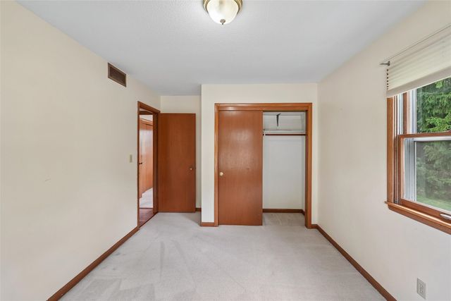 2818 Eisenhower Avenue, Ames, IA 50010