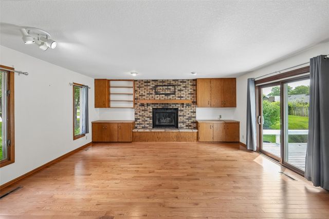 2818 Eisenhower Avenue, Ames, IA 50010