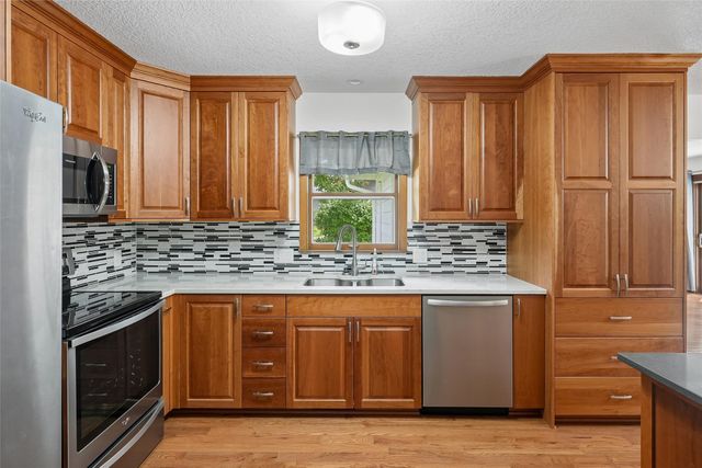2818 Eisenhower Avenue, Ames, IA 50010