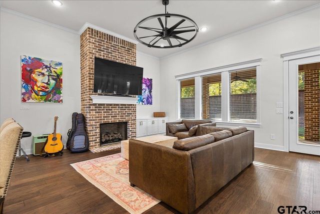 1709 Legacy Ct, Tyler, TX 75703