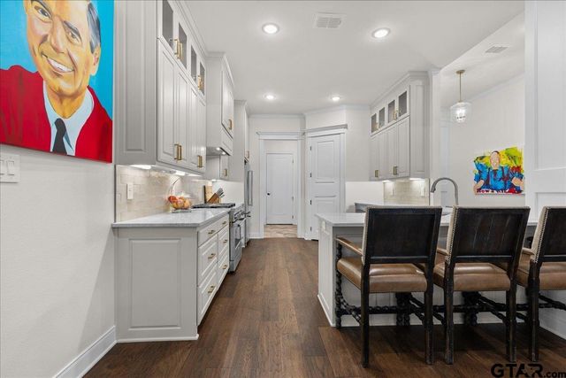 1709 Legacy Ct, Tyler, TX 75703