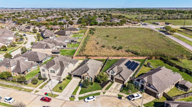 10906 Avana Falls Lane, Richmond, TX 77406