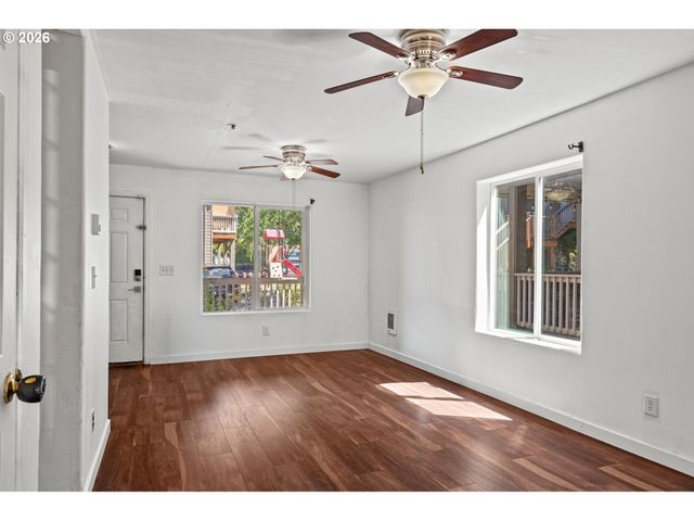 675 Se 197TH Ave, Portland, OR 97233