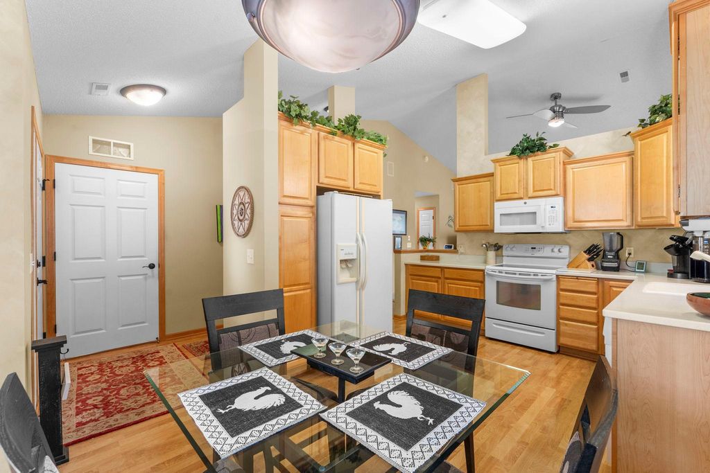 308 Arrowhead Drive, Lino Lakes, MN 55014 — photo 4