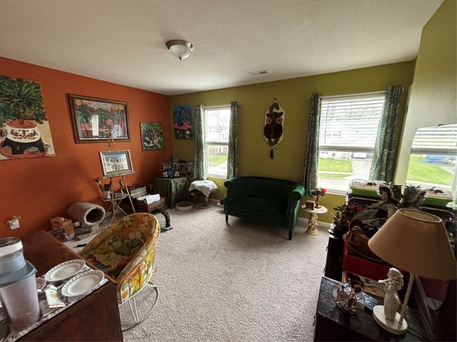 360 Hillside Drive, Pleasant Hill, IA 50327