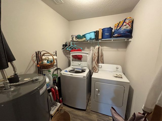 360 Hillside Drive, Pleasant Hill, IA 50327