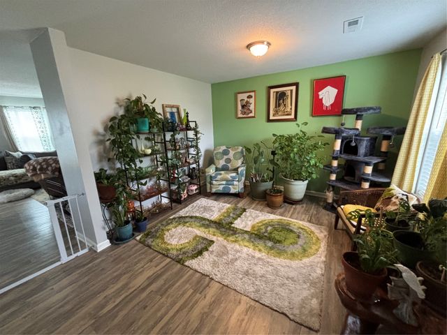 360 Hillside Drive, Pleasant Hill, IA 50327