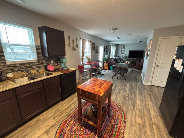 360 Hillside Drive, Pleasant Hill, IA 50327