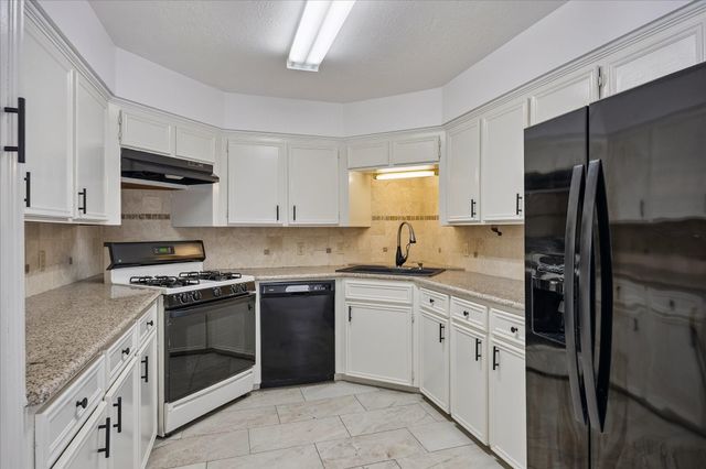 5813 Guadalupe Drive, Dickinson, TX 77539