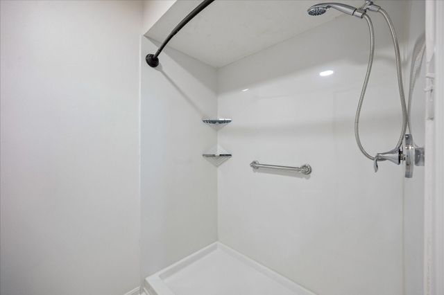 5813 Guadalupe Drive, Dickinson, TX 77539