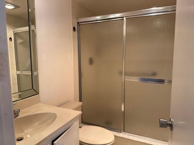 3510 Oaks Way 605, Pompano Beach, FL 33069