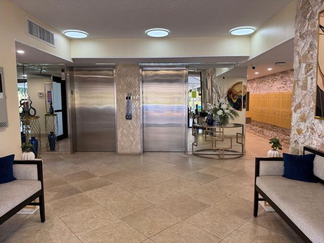 3510 Oaks Way 605, Pompano Beach, FL 33069