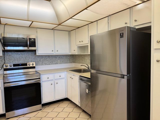 3510 Oaks Way 605, Pompano Beach, FL 33069