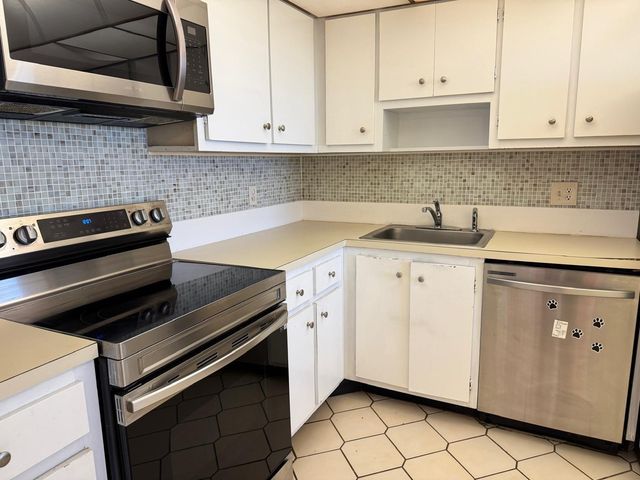 3510 Oaks Way 605, Pompano Beach, FL 33069
