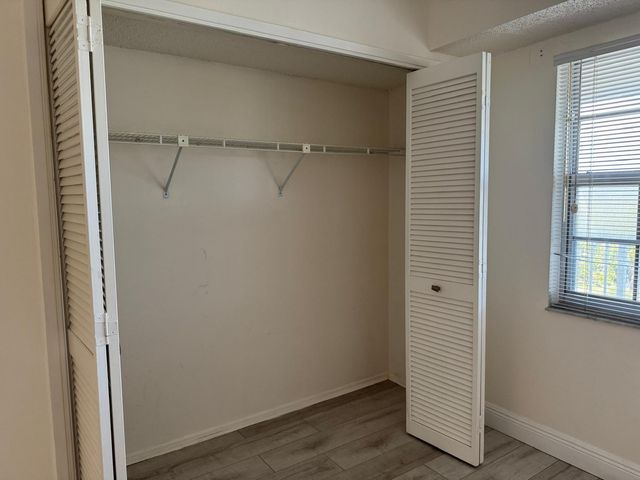 3510 Oaks Way 605, Pompano Beach, FL 33069