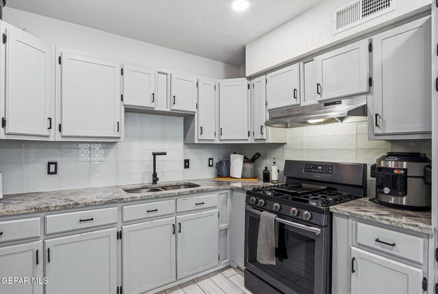 7740 PHOENIX Avenue, El Paso, TX 79915