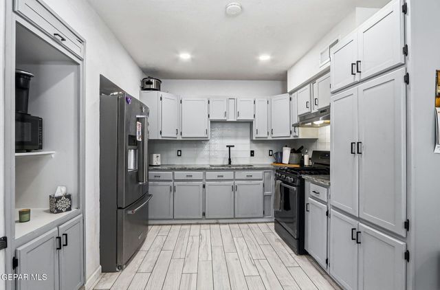 7740 PHOENIX Avenue, El Paso, TX 79915