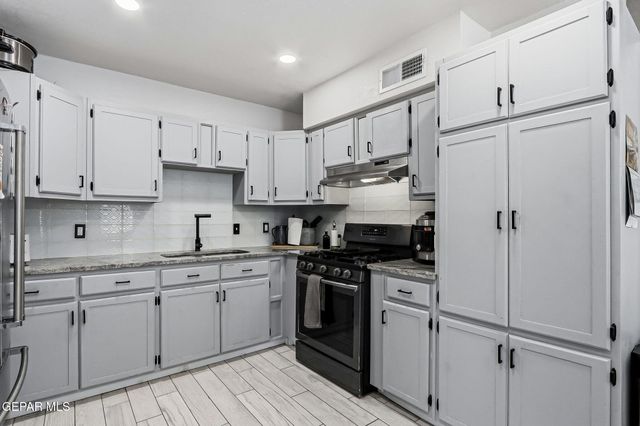 7740 PHOENIX Avenue, El Paso, TX 79915