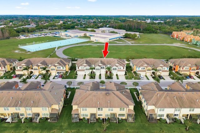 11636 CROWNED SPARROW LANE, Tampa, FL 33626