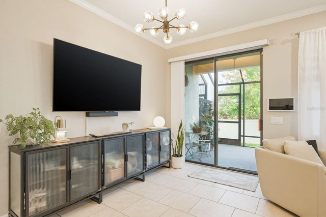 11636 CROWNED SPARROW LANE, Tampa, FL 33626