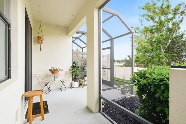 11636 CROWNED SPARROW LANE, Tampa, FL 33626