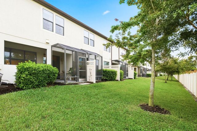 11636 CROWNED SPARROW LANE, Tampa, FL 33626