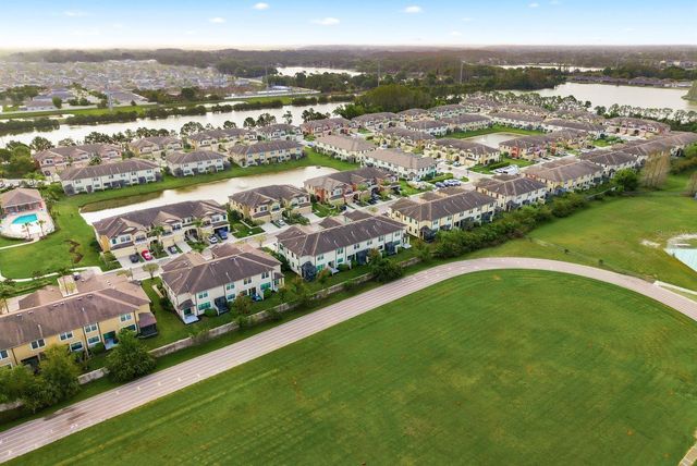 11636 CROWNED SPARROW LANE, Tampa, FL 33626