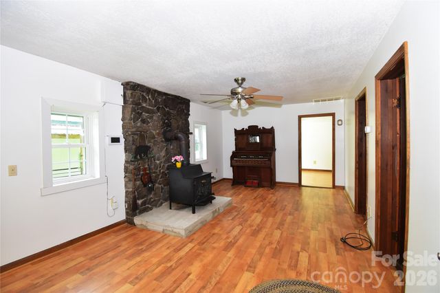 2124 Pisgah Highway, Candler, NC 28715