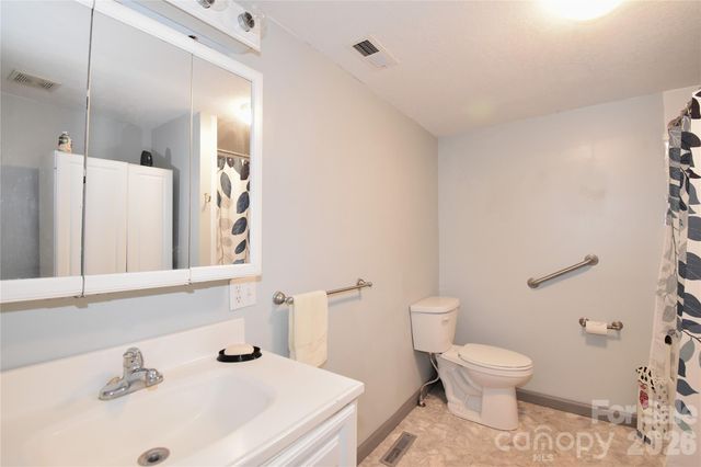 2124 Pisgah Highway, Candler, NC 28715