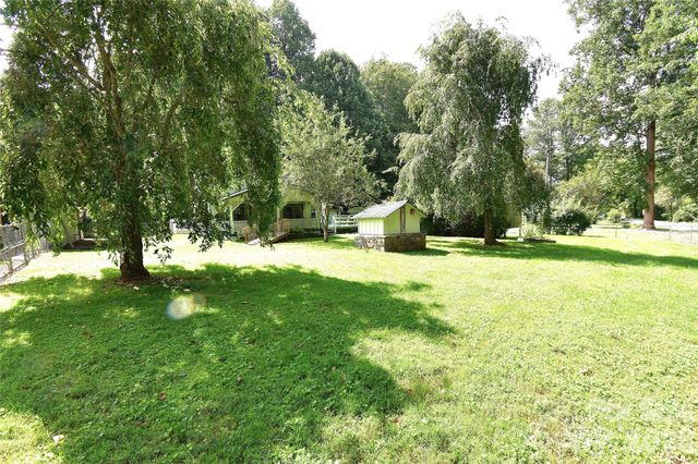 2124 Pisgah Highway, Candler, NC 28715