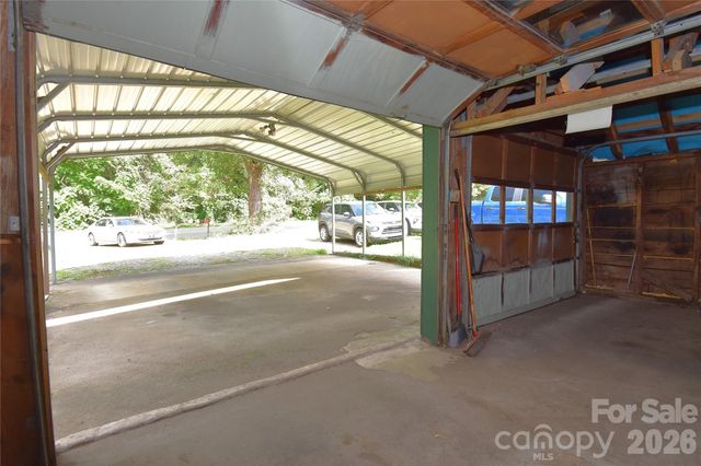 2124 Pisgah Highway, Candler, NC 28715