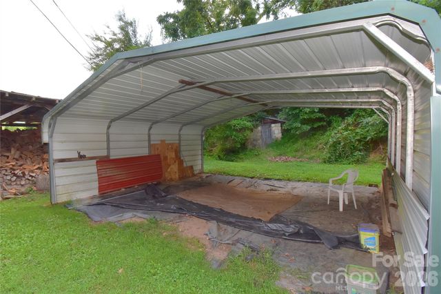 2124 Pisgah Highway, Candler, NC 28715