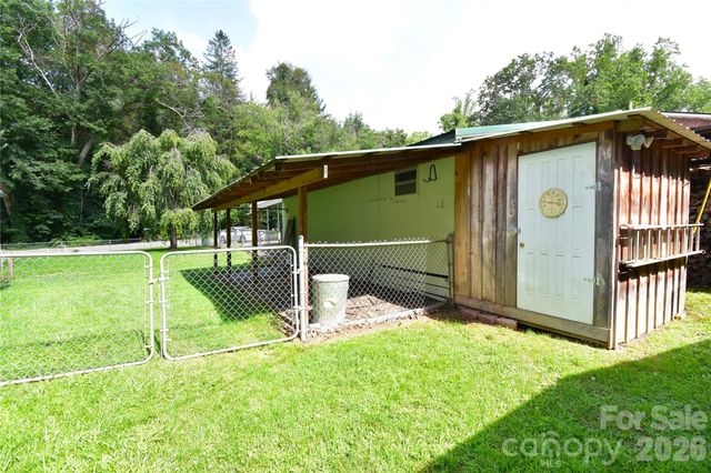 2124 Pisgah Highway, Candler, NC 28715
