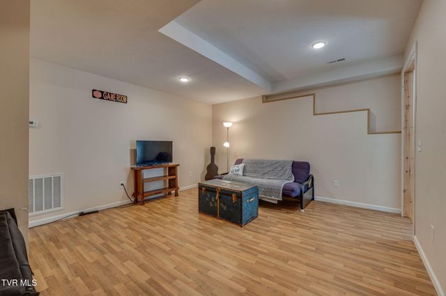 306 West Chestnut Street, Johnson City, TN 37604