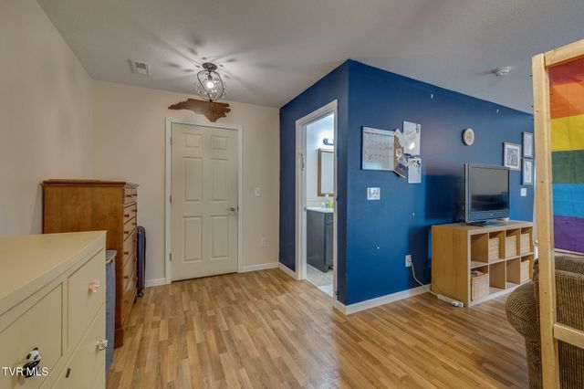 306 West Chestnut Street, Johnson City, TN 37604