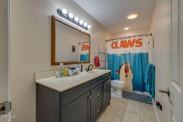 306 West Chestnut Street, Johnson City, TN 37604